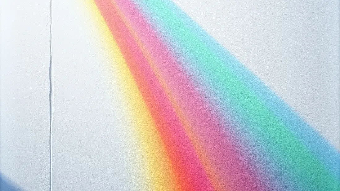 Rayures colorées sur le mur.